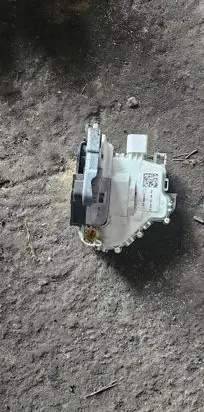 Audi A1 Front door lock brak