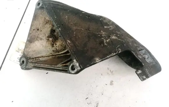 Land Rover Range Rover L322 Engine mounting bracket