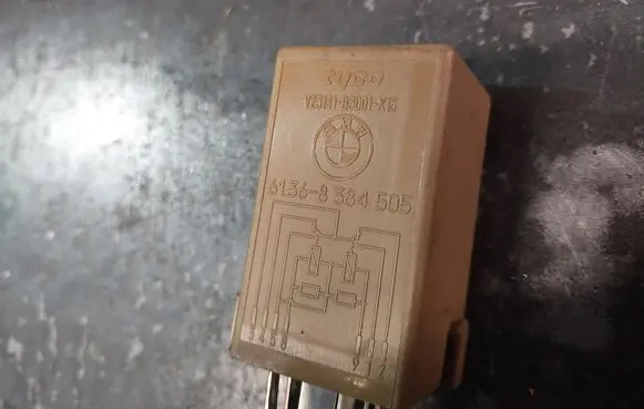 BMW 3 E46 Other relay 8384505 61368384505