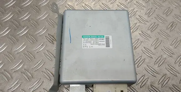 Toyota Avensis T270 Power steering control unit/module 8965005100