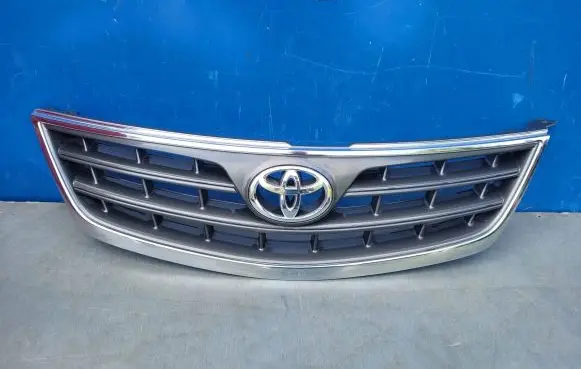 Toyota Camry Front bumper upper radiator grill 5310106130