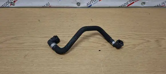Engine coolant pipe/hose