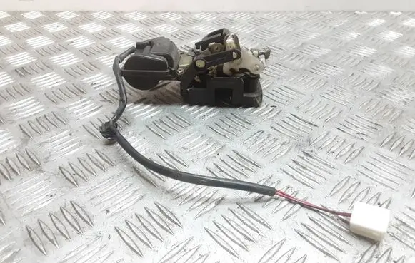 Mazda 323 F Rear door lock