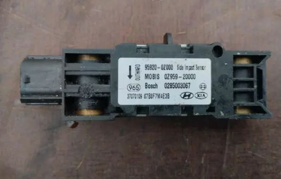 KIA Sportage Airbag deployment crash/impact sensor 959200Z000