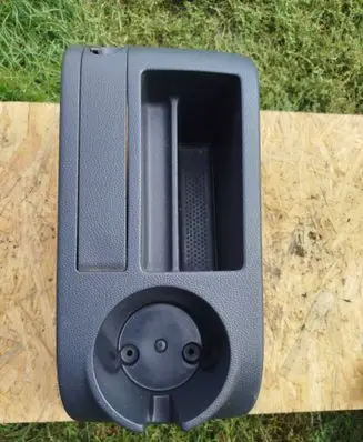 Volkswagen Golf V Center console 1K0863323 1K0863319