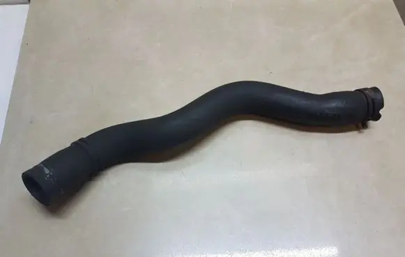Opel Insignia A Engine coolant pipe/hose 865563897