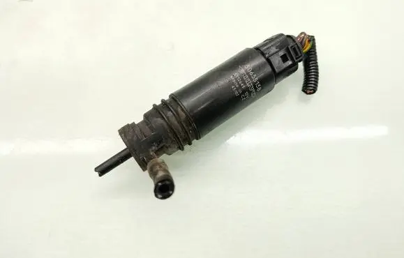 Volvo V70 Windscreen/windshield washer pump 30655138 3112641