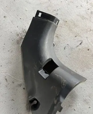 Foot area side trim
