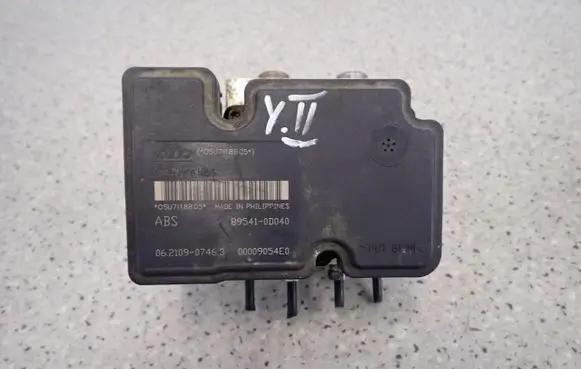 Toyota Yaris ABS Pump 445100D031