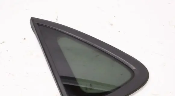 BMW 2 F45 Rear side window