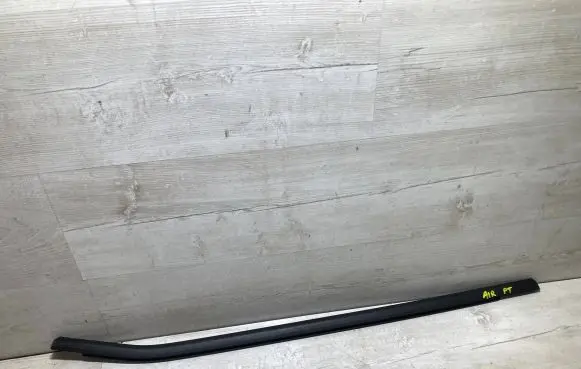 Citroen C3 Aircross Rear door windshield rail 39126277