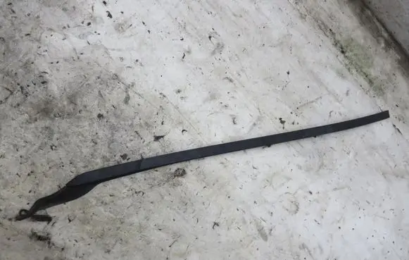 Jaguar XE Front door windshield rail GMAUTO4574097