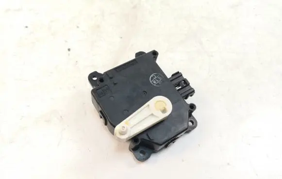 Mazda 5 Air flap motor/actuator 8610000990