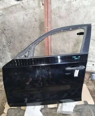 BMW 1 E81 E87 Front door 