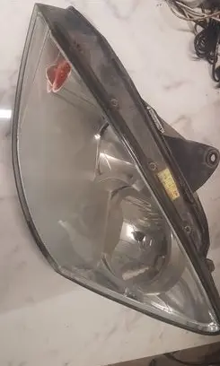 Ford Focus Headlight/headlamp 2M5113W029BE
