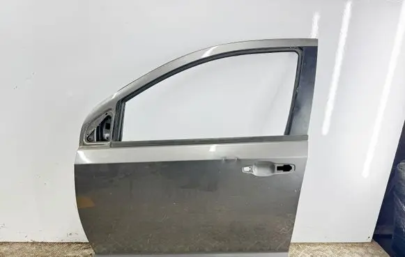 Fiat Freemont Front door