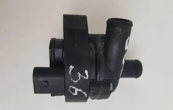 Mercedes-Benz CLA C117 X117 W117 Electric auxiliary coolant/water pump A2118350028