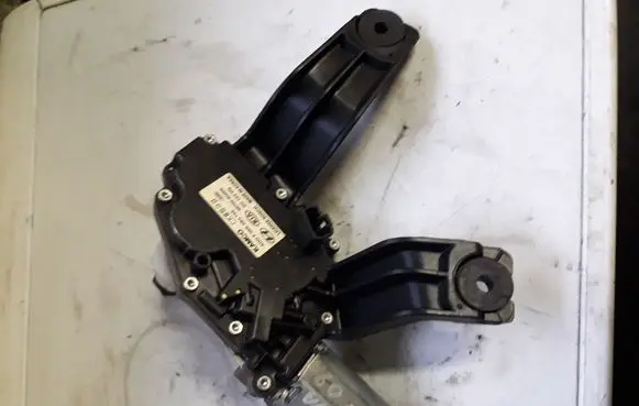 KIA Carnival Rear window wiper motor