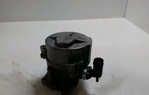 Renault Laguna II Vacuum pump D163451323