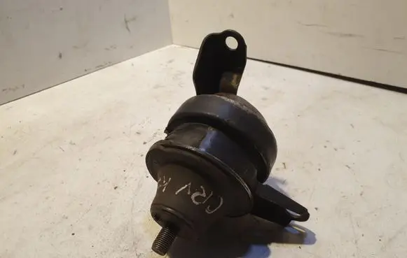 Honda CR-V Engine mount bracket