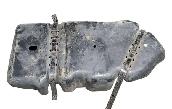 Volkswagen Touareg I Fuel tank bottom protection 7L0201973C 7L0201973D
