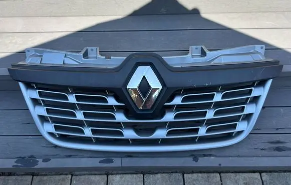 Renault Master III Front grill 623102803R 623104199R