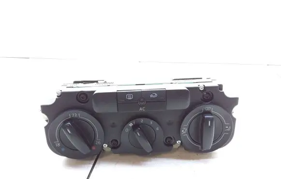 Volkswagen PASSAT B6 Climate control unit