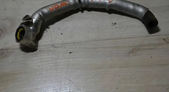 Nissan Note (E12) Breather hose/pipe 