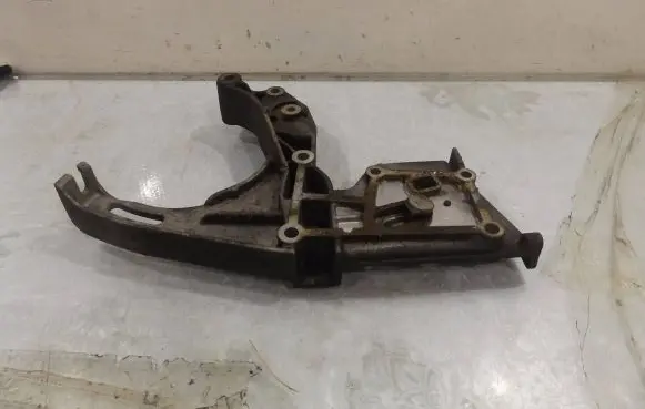 Fiat Stilo Engine mounting bracket