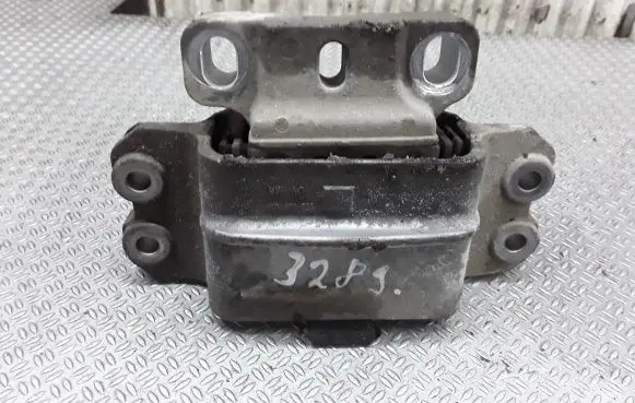 Seat Toledo III (5P) Engine mount bracket 1K0199555