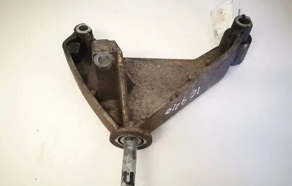 Renault Laguna II Engine mounting bracket 8200013682