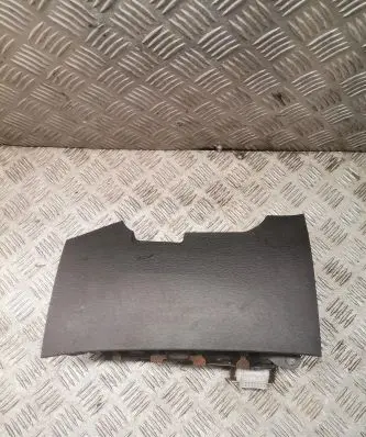 Toyota Avensis T270 Knee airbag 
