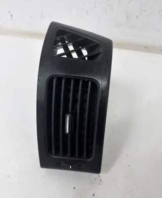 Hyundai i30 Dashboard side air vent grill/cover trim U0468448