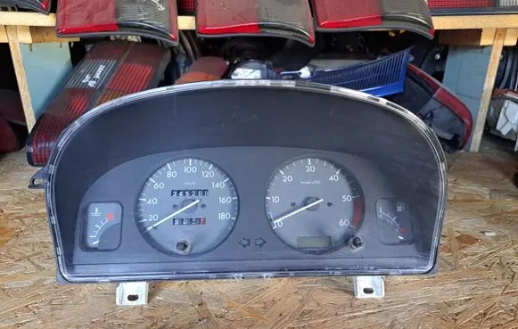 Citroen Berlingo Speedometer (instrument cluster) 9621185680 09021499904 499904