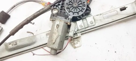 Peugeot 206 Front door window regulator motor