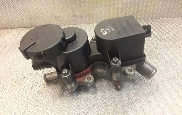 Mercedes-Benz A W169 Oil breather separator A6400101162 6400101162