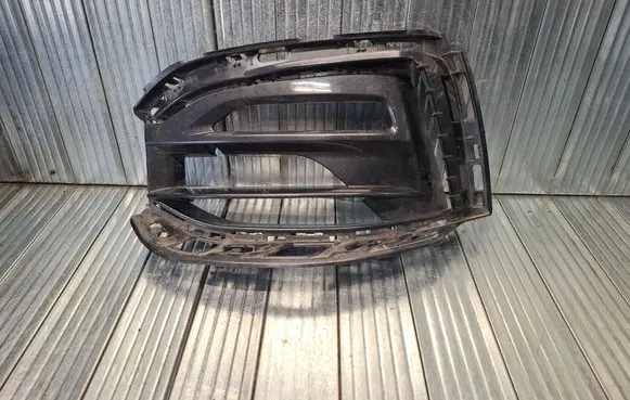BMW 1 F40 Front bumper lower grill 7459717
