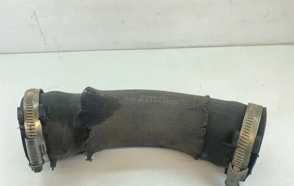Intercooler hose/pipe