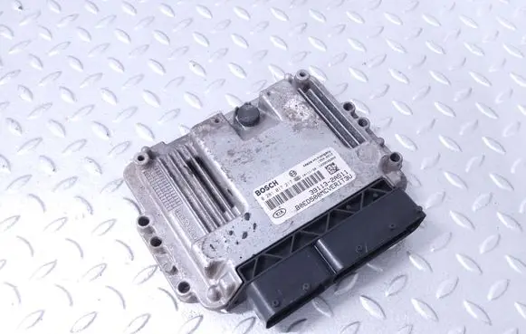 KIA Ceed Engine control unit/module 391132A511 0281017217