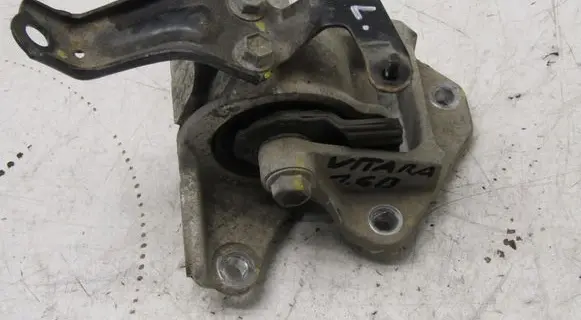 Suzuki Vitara (LY) Gearbox mounting bracket 00032145