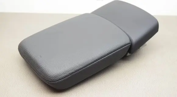 Audi Q7 4M Armrest 4M0863915 4M0864205B