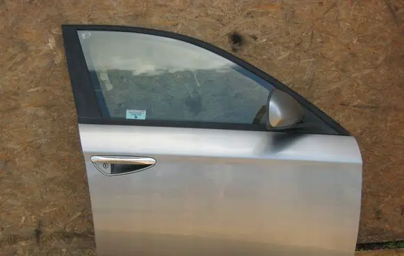 Alfa Romeo 159 Front door
