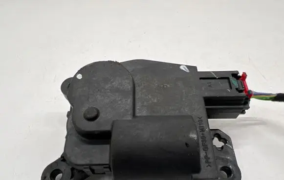 Ford Ranger IV Air flap motor/actuator MB3B19E616CB