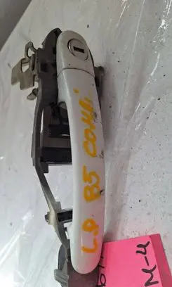 Volkswagen PASSAT B5.5 Front door exterior handle 3B0837885
