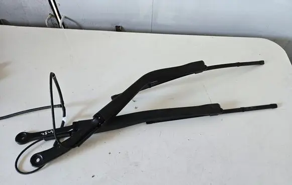 BMW 5 G60 Front wiper blade arm 5A01A89 5A01A01