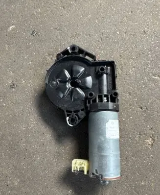 Mercedes-Benz C W205 Sunroof motor/actuator 0390200100