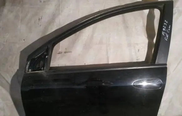 Fiat Croma Front door juodos