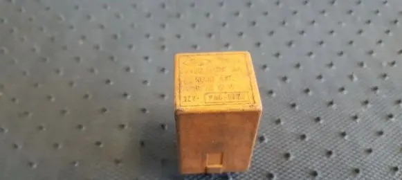 Ford Mondeo MK I Other relay 93BG14K087AA C8F6A