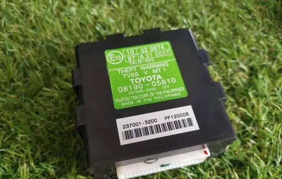 Toyota Avensis T250 Alarm control unit/module 0819005810 0770008200 2370013200