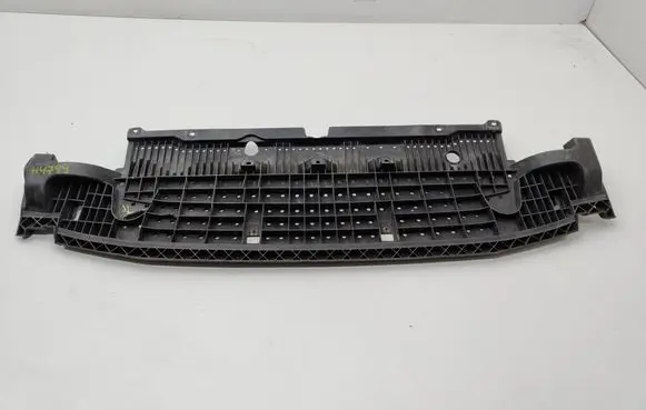 Suzuki Vitara (LY) Engine splash shield/under tray 7239154P0